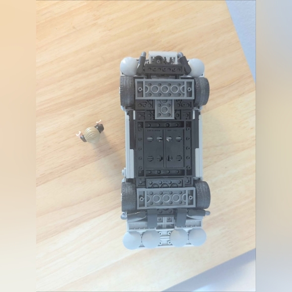 James Bond Lego Speed Champions (Aston Martin) - Picture 9 of 10